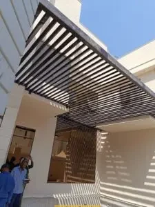 حداد تركيب مظلات وأبواب في حي حطين:تصاميم مودرن وضمان 10سنوات